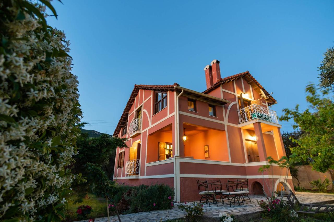 Beachfront Villa Meliti Ágios Matthaíos Exterior foto